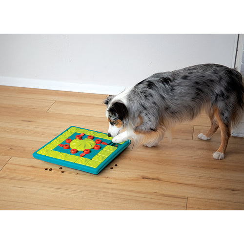 NINA OTTOSSON Dog MultiPuzzle, interaktivna igračka za pse, 37,7x37,7x4,7cm
