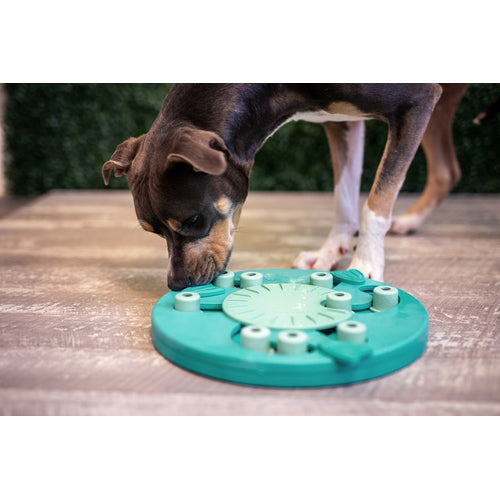 NINA OTTOSSON Dog Worker Composite, interaktivna igračka za pse, 34,5x5cm